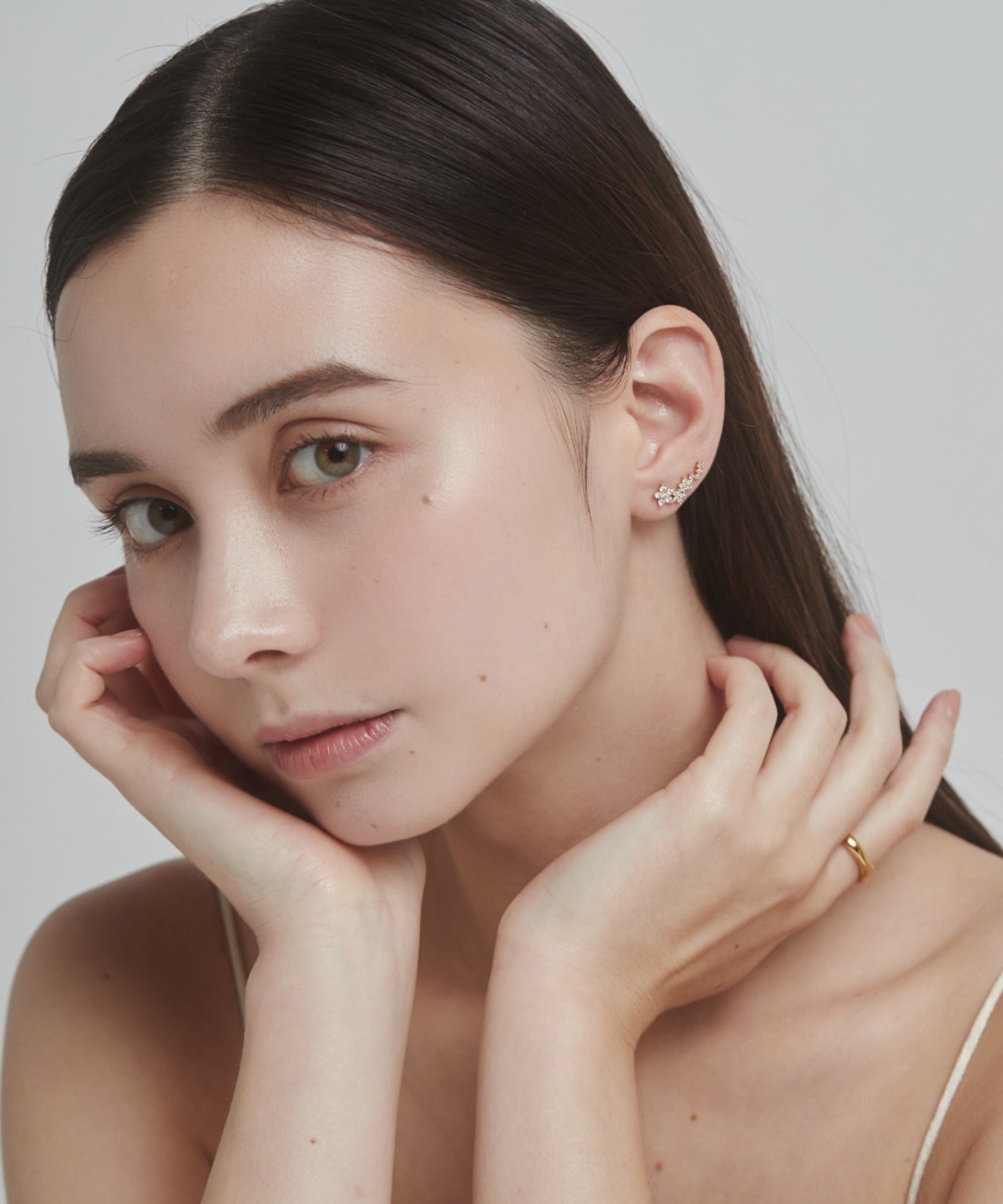 ciite' シーテ ピアス(両耳用) ラインビジューピアス / イヤーカフ風 (両耳用)