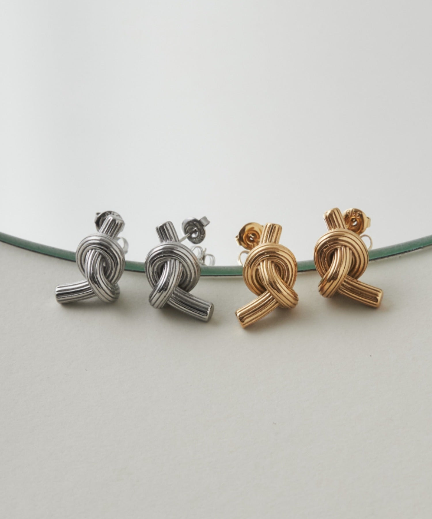 ciite' シーテ ピアス(両耳用) 【 金属アレルギー対応 】 ノットデザインピアス サージカルステンレス (両耳用)