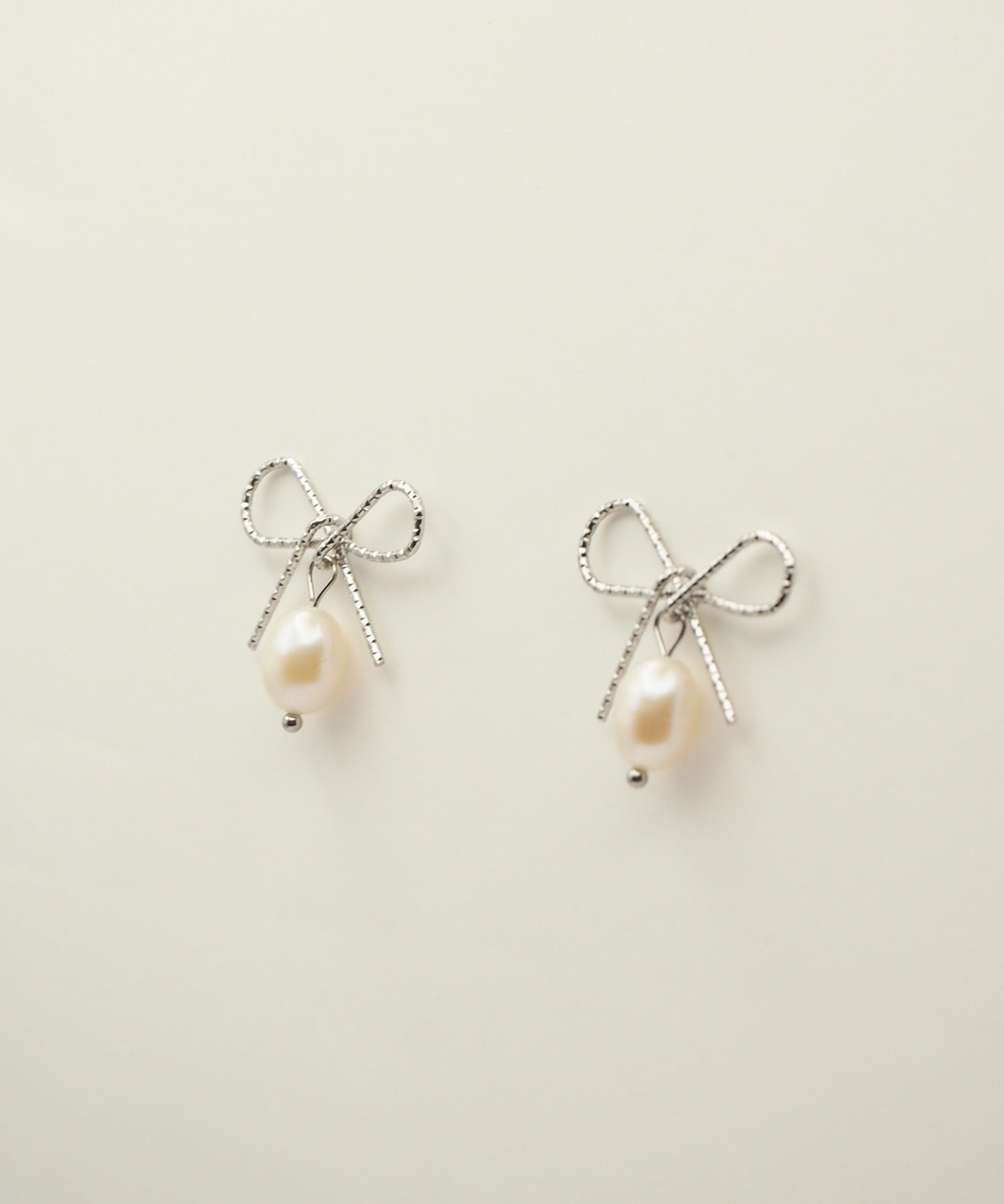 ciite' シーテ ピアス(両耳用) 【 金属アレルギー対応 】 リボンパールピアス サージカルステンレス (両耳用)