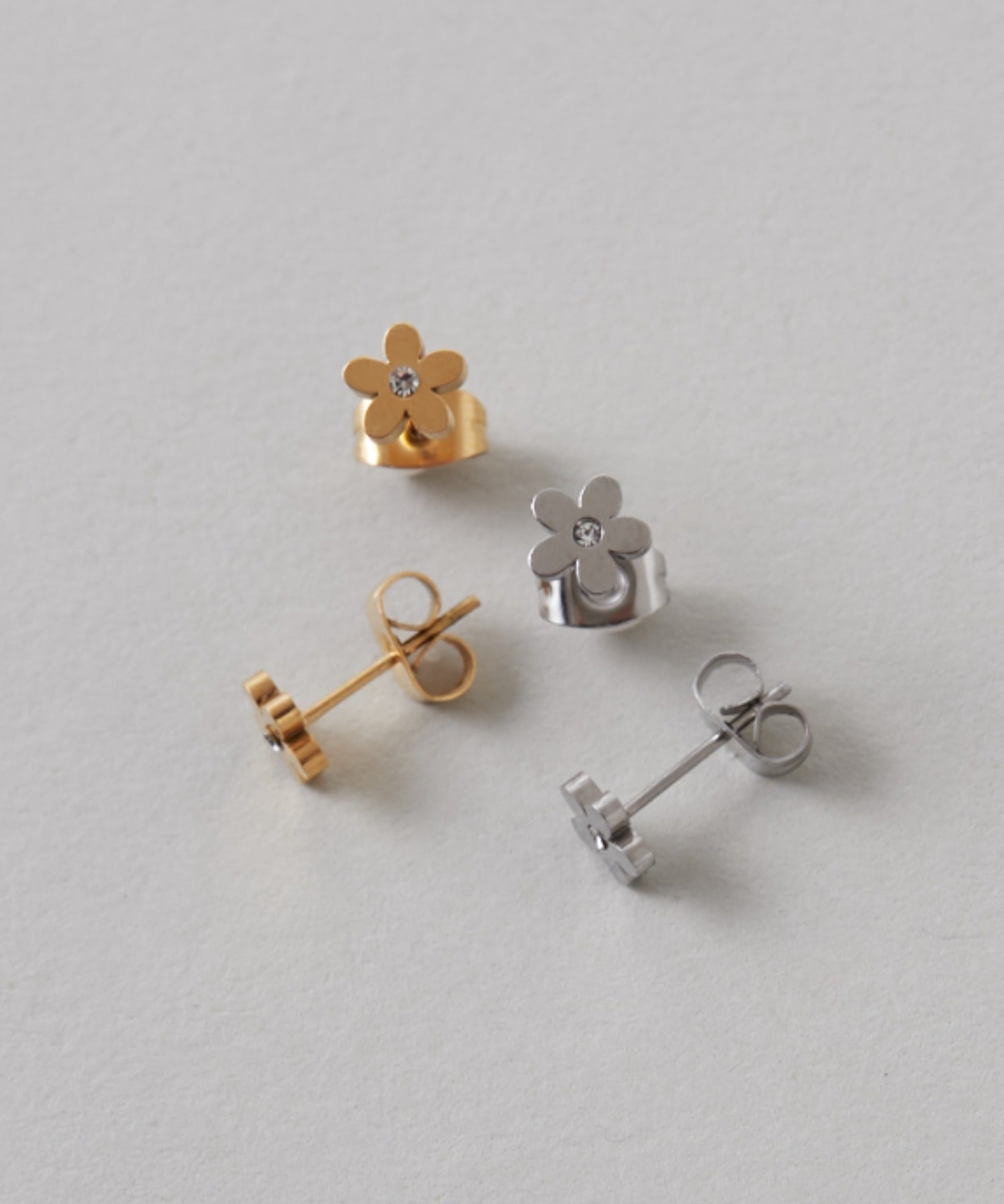 ciite' シーテ ピアス(両耳用) 【 金属アレルギー対応 】 フラワービジューピアス サージカルステンレス (両耳用)