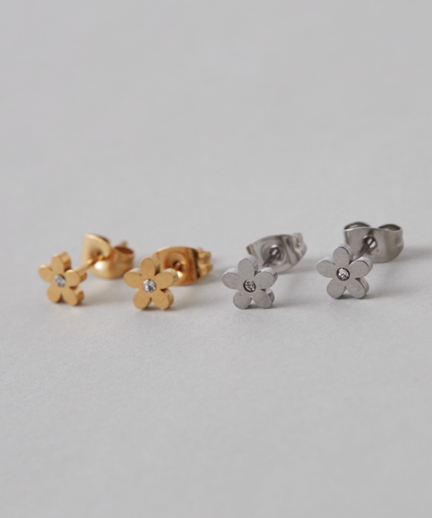 ciite' シーテ ピアス(両耳用) 【 金属アレルギー対応 】 フラワービジューピアス サージカルステンレス (両耳用)