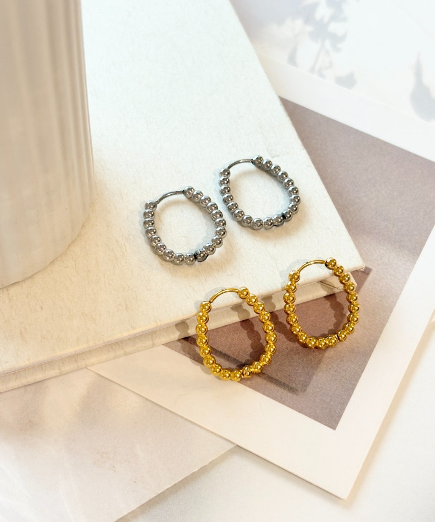 ciite' シーテ ピアス（両耳用） 【 金属アレルギー対応 】ボールモチーフ フープピアス サージカルステンレス（両耳用）