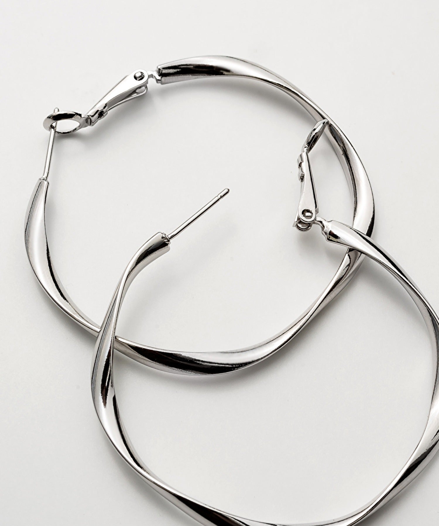 ciite' シーテ ピアス（両耳用） 【 金属アレルギー対応 】大ぶり ねじれフープピアス (両耳用) サージカルステンレス