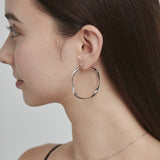 ciite' シーテ ピアス（両耳用） 【 金属アレルギー対応 】大ぶり ねじれフープピアス (両耳用) サージカルステンレス