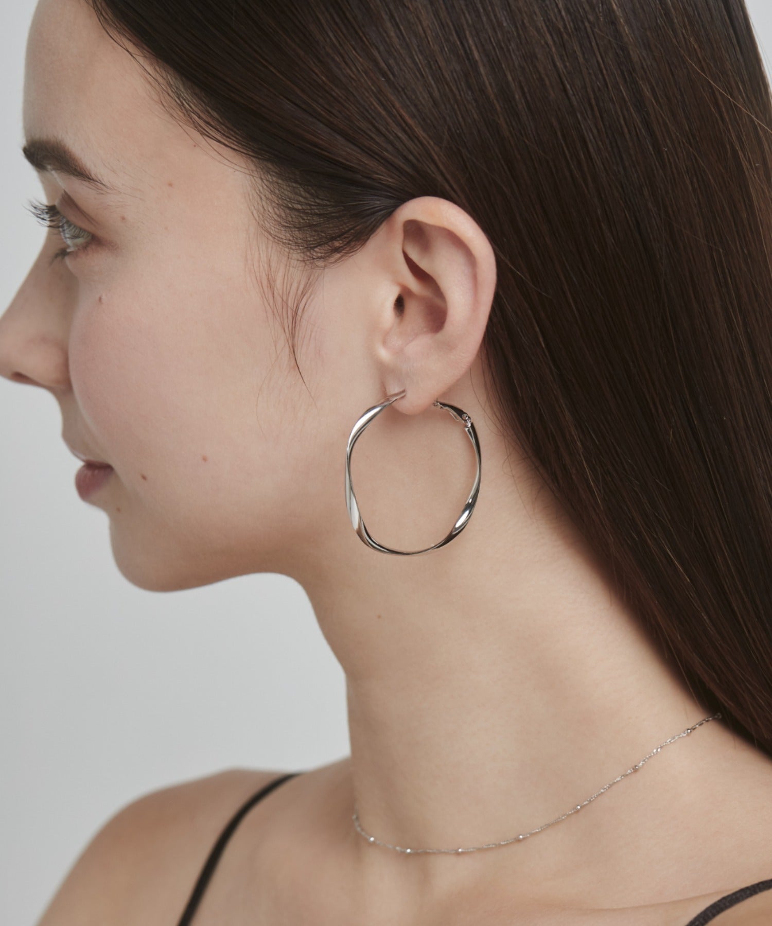 ciite' シーテ ピアス（両耳用） 【 金属アレルギー対応 】大ぶり ねじれフープピアス (両耳用) サージカルステンレス