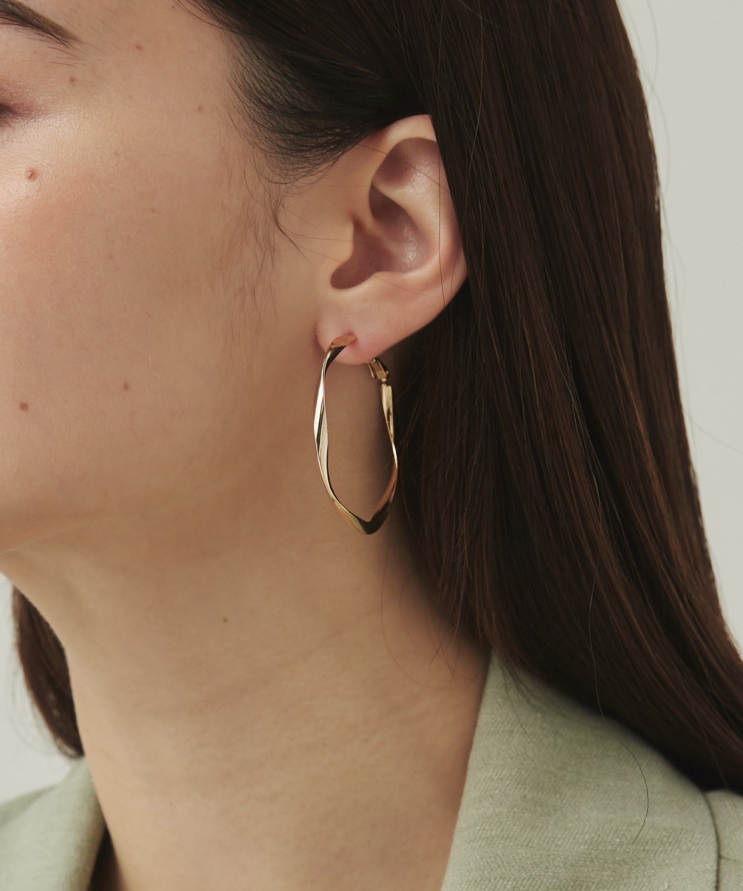 ciite' シーテ ピアス（両耳用） 【 金属アレルギー対応 】大ぶり ねじれフープピアス (両耳用) サージカルステンレス