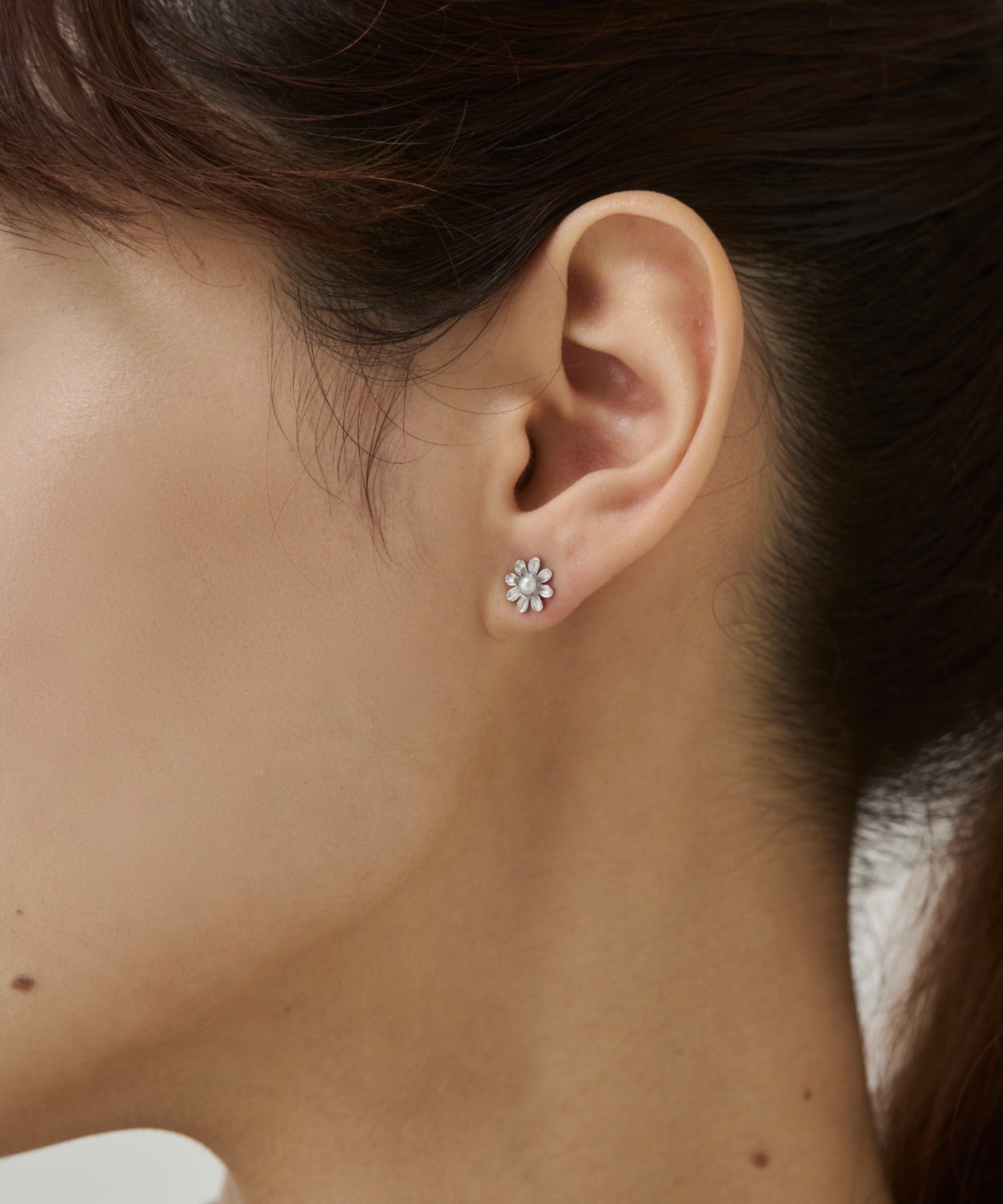 ciite' シーテ ピアス（両耳用） 【 金属アレルギー対応 】 ミニフラワー パールピアス サージカルステンレス（両耳用）