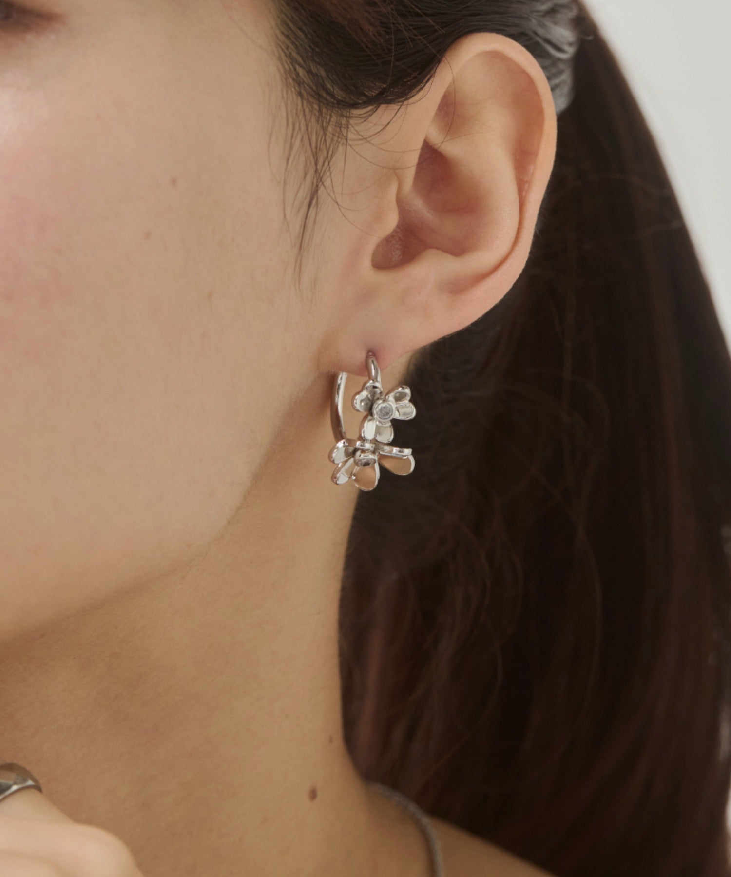 ciite' シーテ ピアス（両耳用） フラワービジュー フープピアス（両耳用）