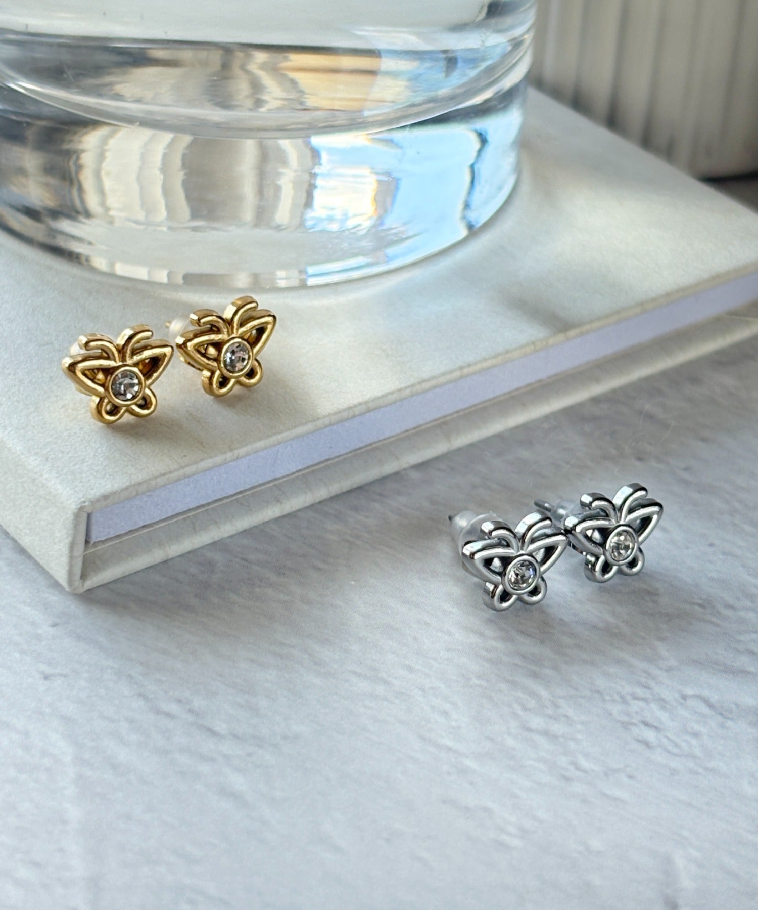 ciite' シーテ ピアス（両耳用） 【 金属アレルギー対応 】ミニビジューバタフライピアス サージカルステンレス（両耳用）