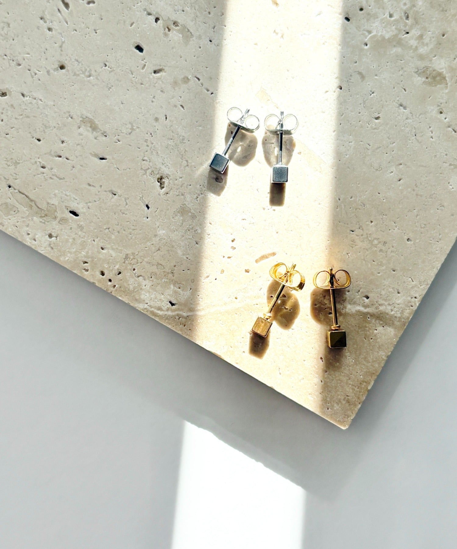 ciite' シーテ ピアス（両耳用） 【金属アレルギー対応】シンプルスクエア ピアス