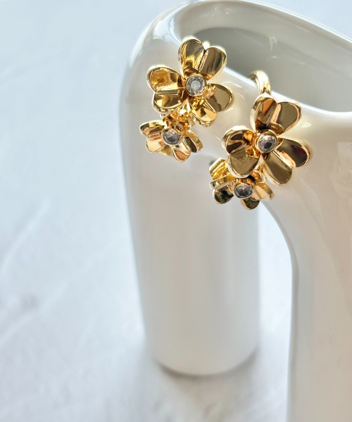 ciite' シーテ ピアス（両耳用） フラワービジュー フープピアス（両耳用）