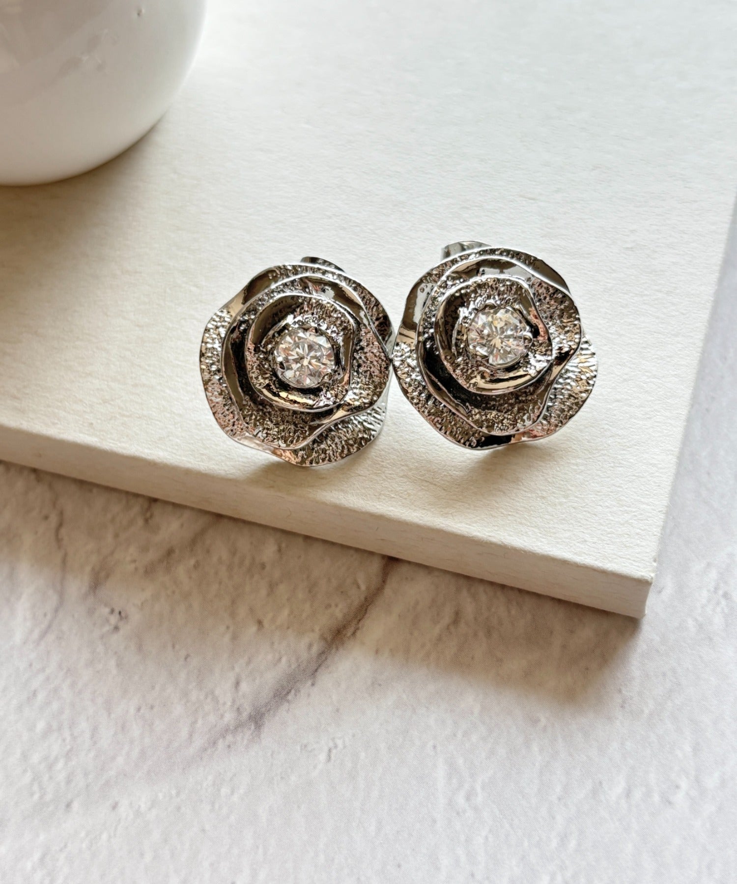 ciite' シーテ ピアス（両耳用） フラワービジューピアス（両耳用）