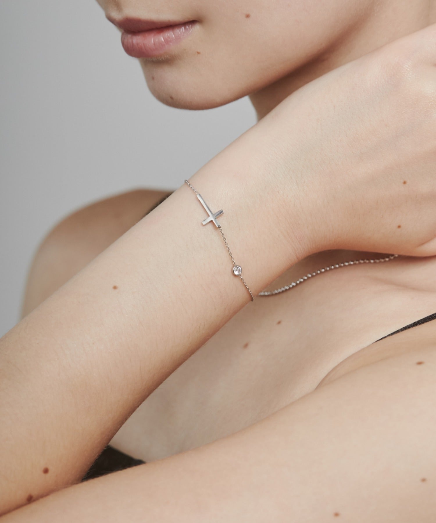 ciite' シーテ ブレスレット 【 金属アレルギー対応 】 クロスビジューブレスレット サージカルステンレス