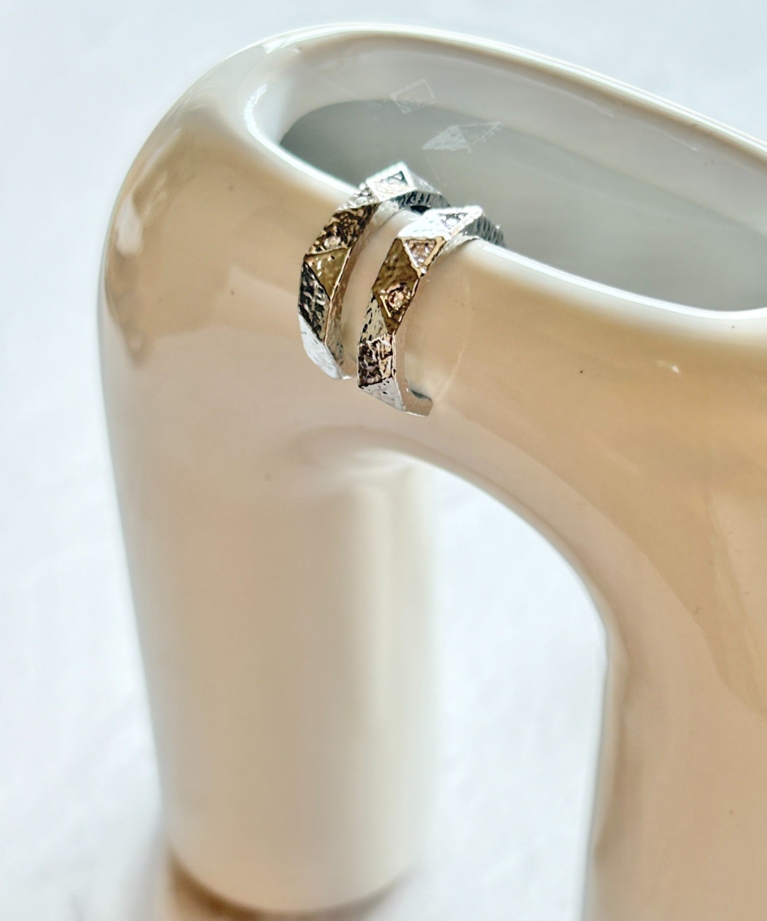 ciite' シーテ ピアス（両耳用） トライアングル ビジューピアス（両耳用）