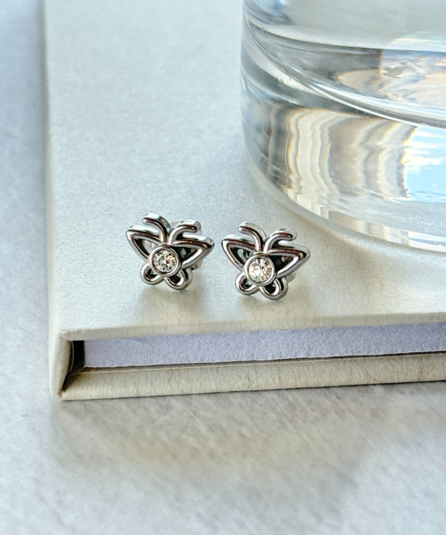 ciite' シーテ ピアス（両耳用） 【 金属アレルギー対応 】ミニビジューバタフライピアス サージカルステンレス（両耳用）