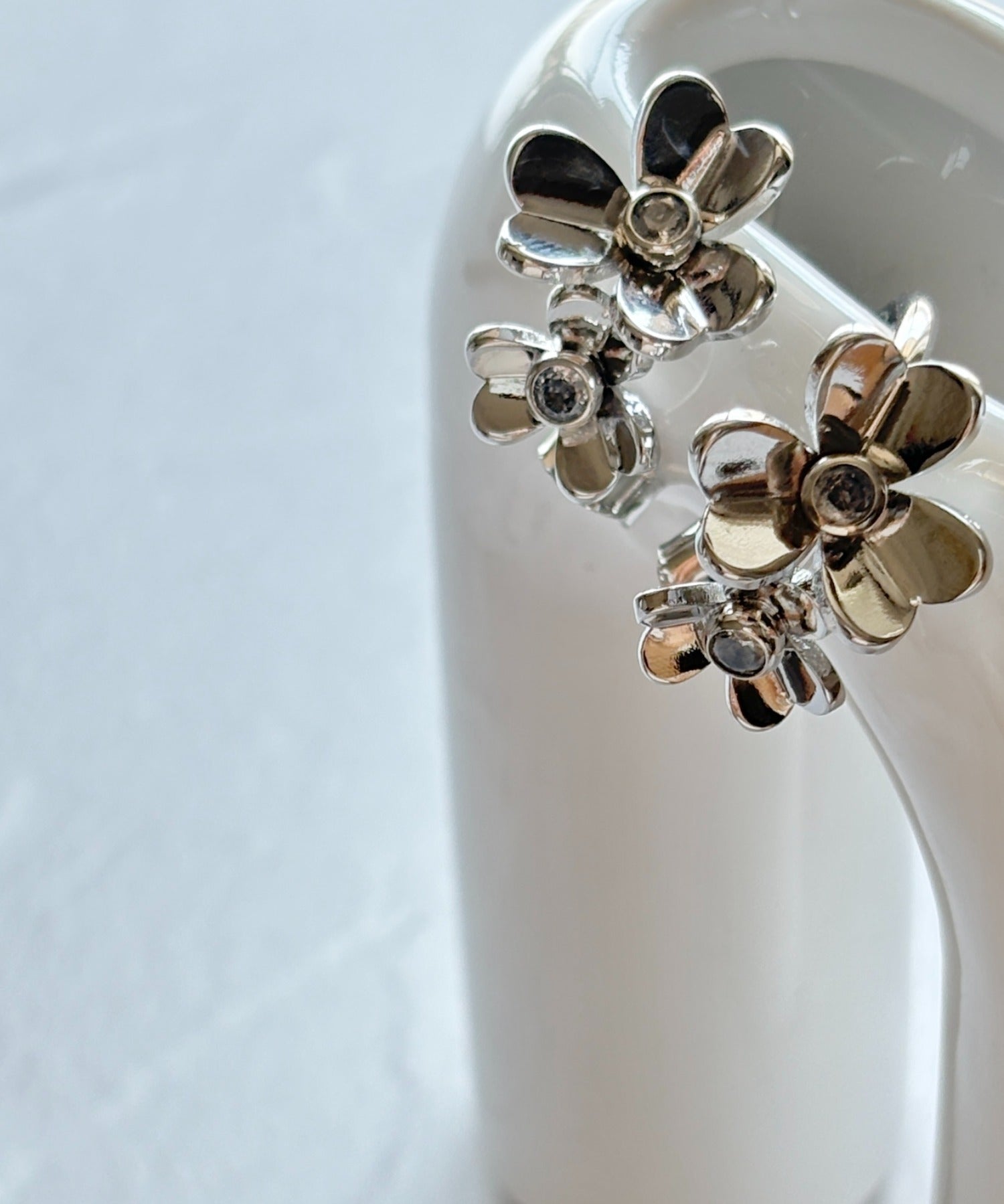 ciite' シーテ ピアス（両耳用） フラワービジュー フープピアス（両耳用）