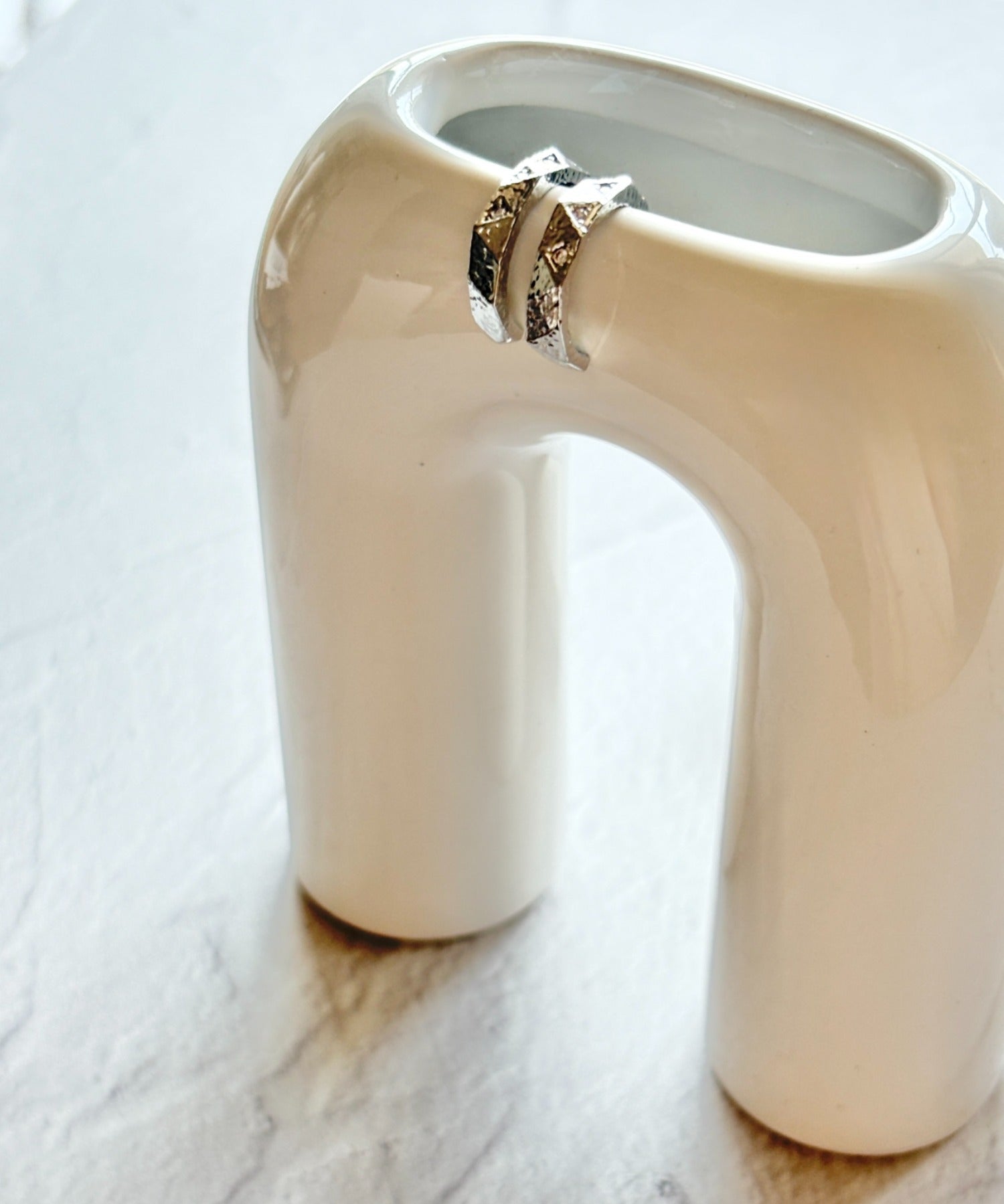 ciite' シーテ ピアス（両耳用） トライアングル ビジューピアス（両耳用）