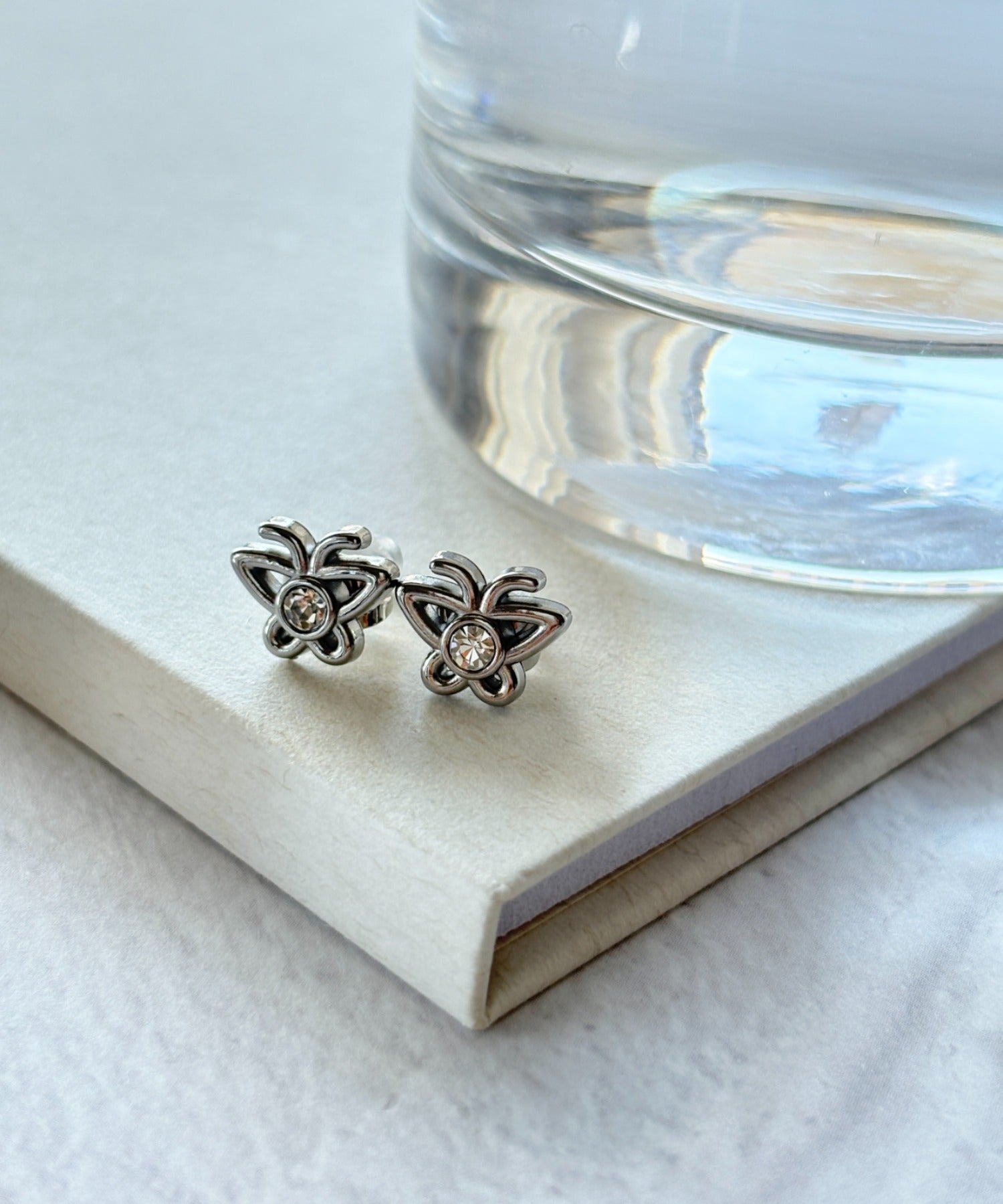 ciite' シーテ ピアス（両耳用） 【 金属アレルギー対応 】ミニビジューバタフライピアス サージカルステンレス（両耳用）
