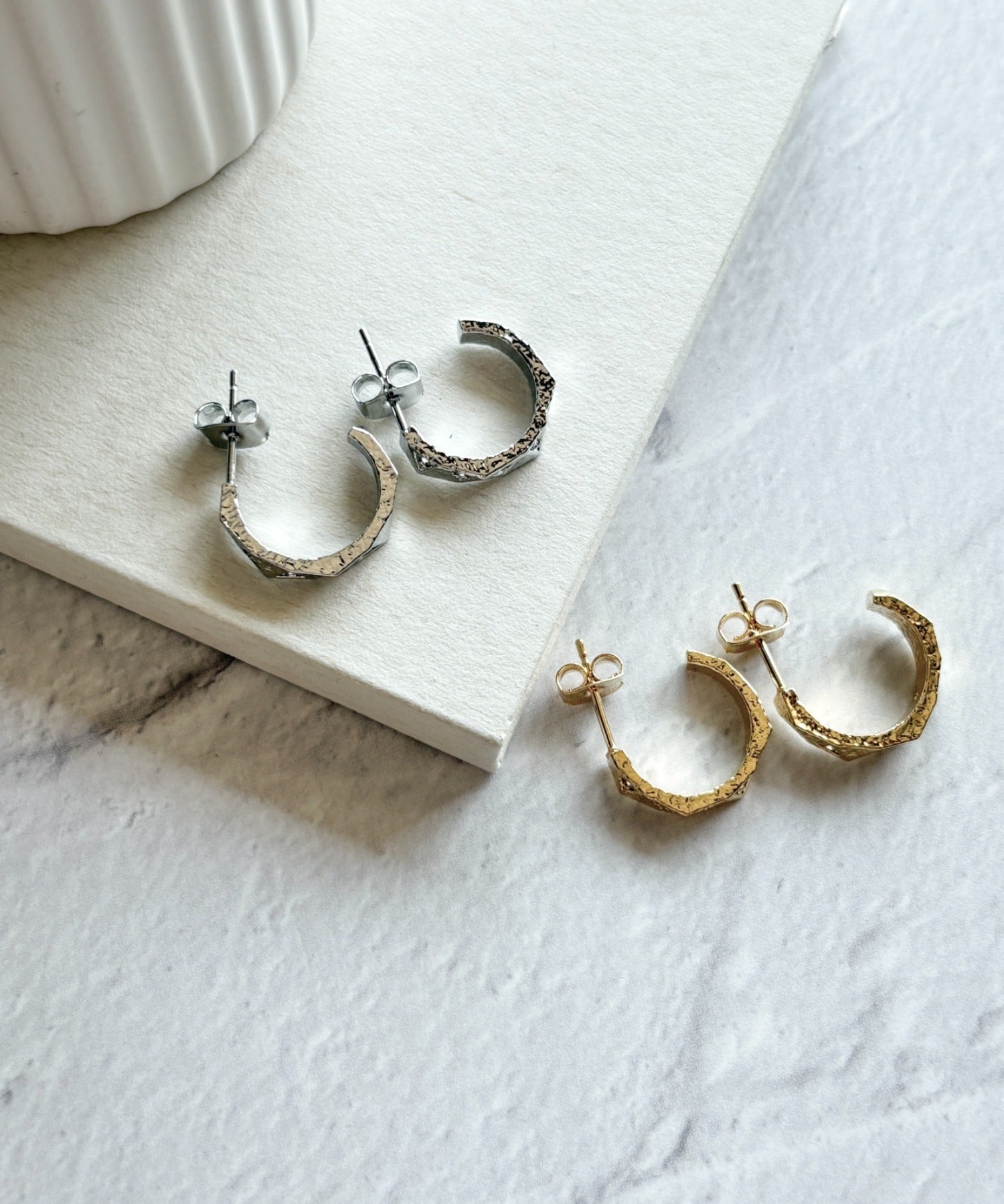 ciite' シーテ ピアス（両耳用） トライアングル ビジューピアス（両耳用）