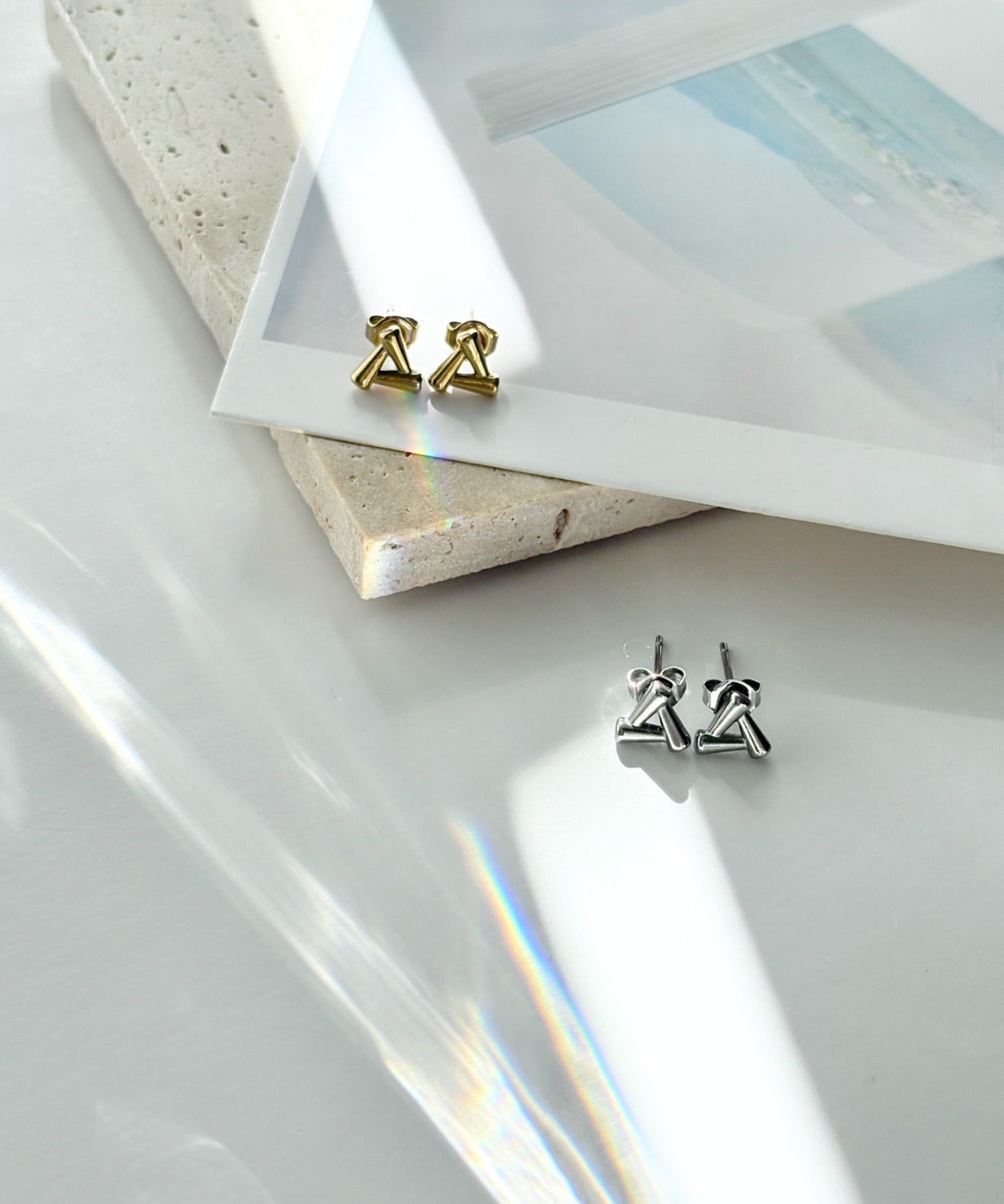 ciite' シーテ ピアス（両耳用） 【金属アレルギー対応】トライアングルピアス