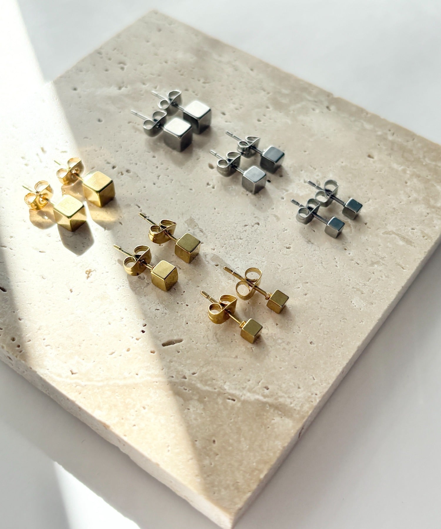 ciite' シーテ ピアス（両耳用） 【金属アレルギー対応】シンプルスクエア ピアス