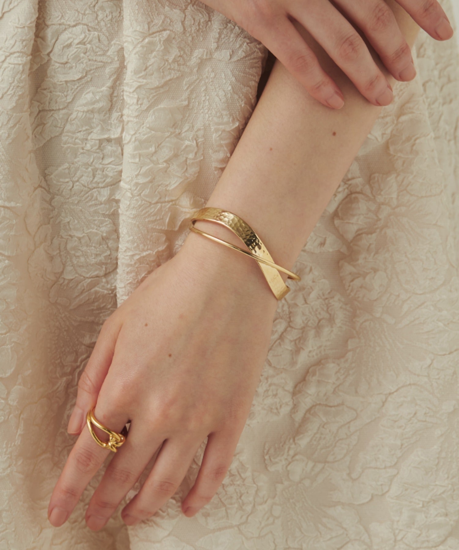 ciite' シーテ ブレスレット カーブ バングル