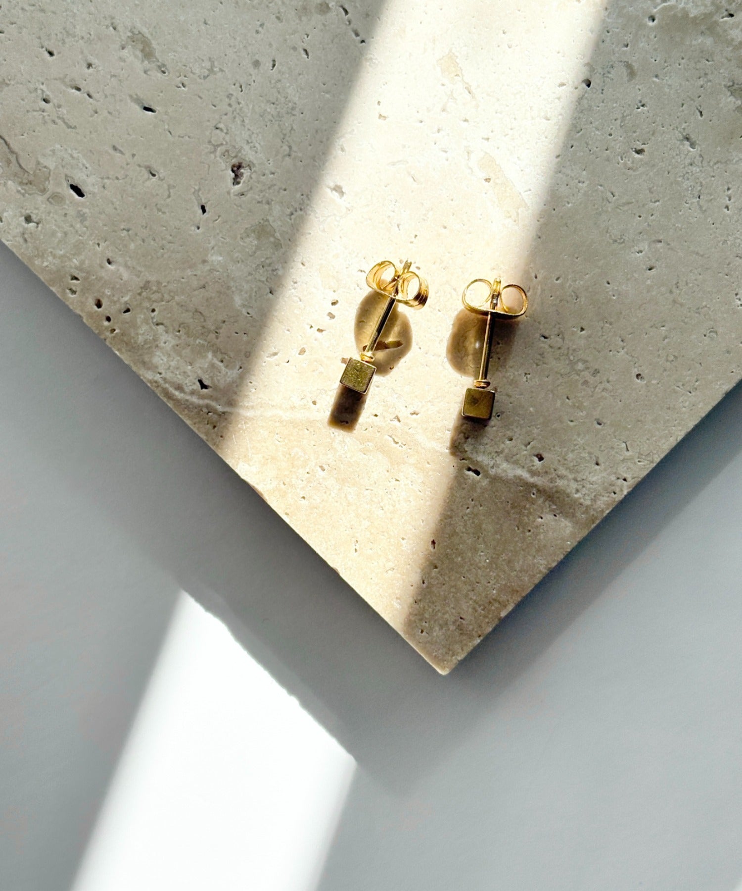 ciite' シーテ ピアス（両耳用） 【金属アレルギー対応】シンプルスクエア ピアス