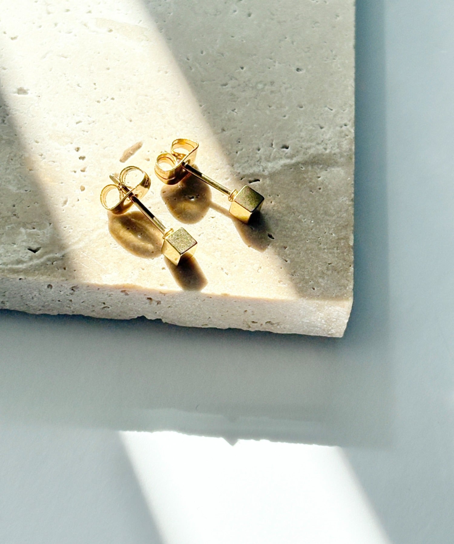 ciite' シーテ ピアス（両耳用） 【金属アレルギー対応】シンプルスクエア ピアス