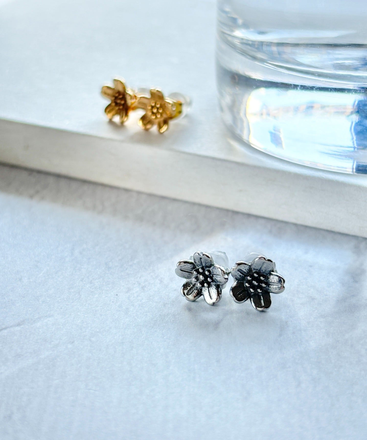 ciite' シーテ ピアス（両耳用） 【 金属アレルギー対応 】フラワーモチーフピアス サージカルステンレス（両耳用）