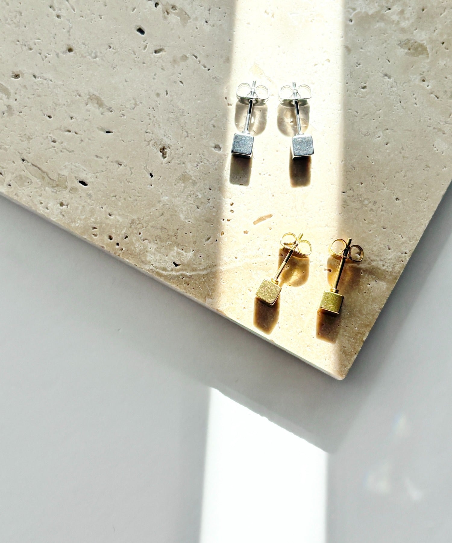 ciite' シーテ ピアス（両耳用） 【金属アレルギー対応】シンプルスクエア ピアス