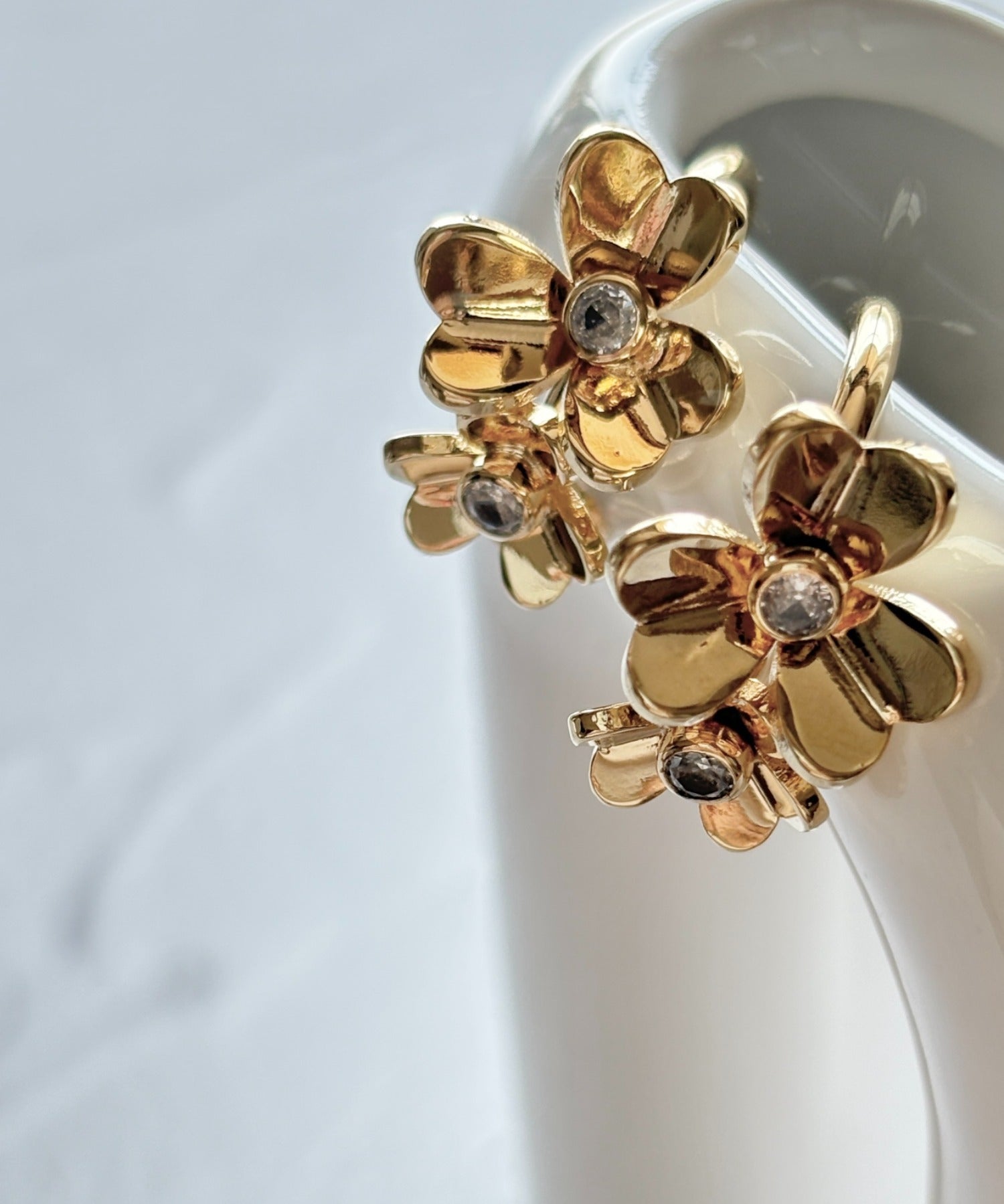 ciite' シーテ ピアス（両耳用） フラワービジュー フープピアス（両耳用）