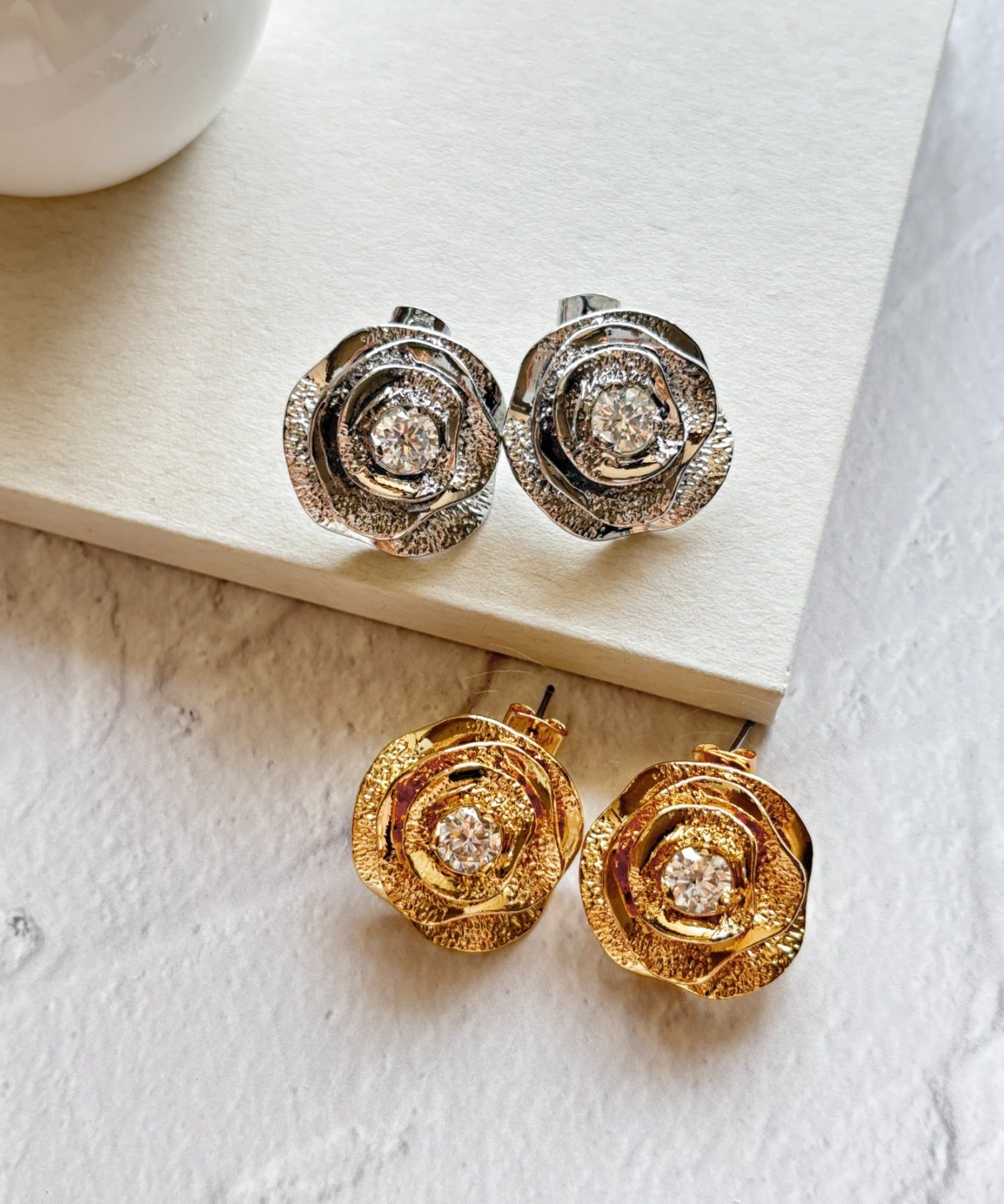 ciite' シーテ ピアス（両耳用） フラワービジューピアス（両耳用）