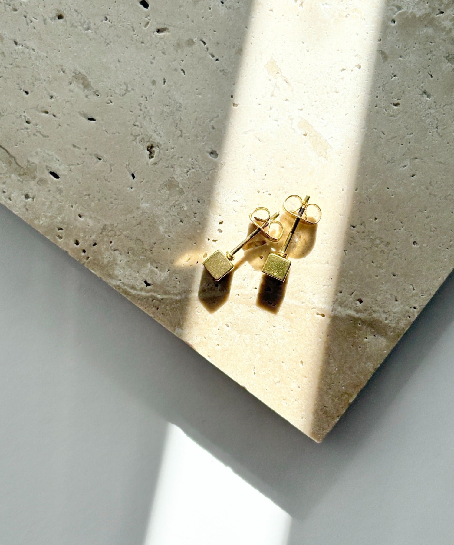 ciite' シーテ ピアス（両耳用） 【金属アレルギー対応】シンプルスクエア ピアス