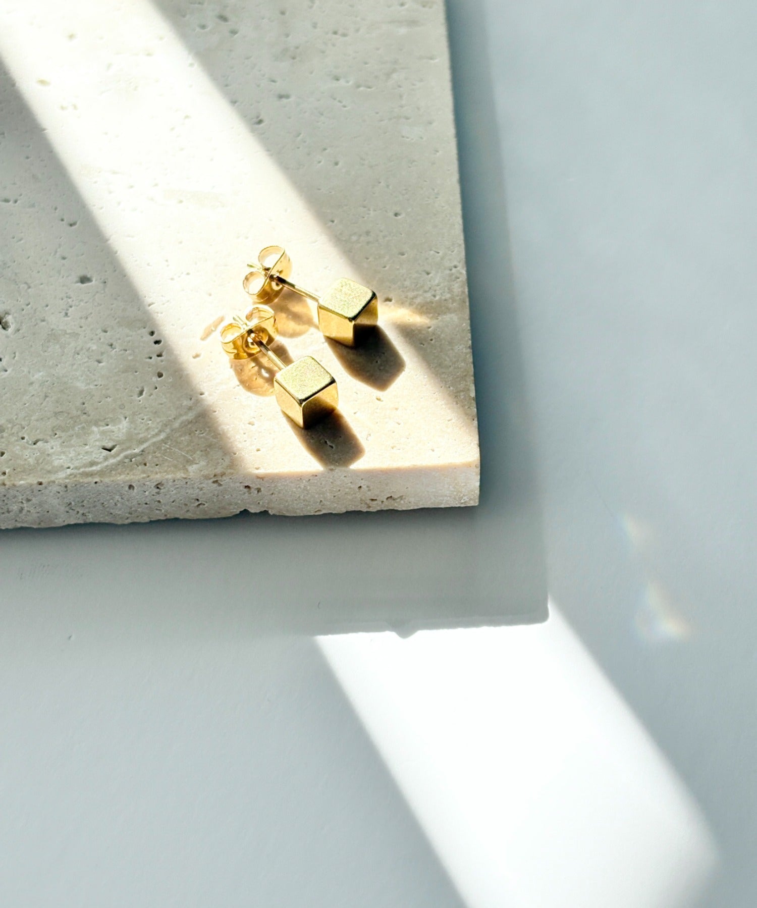 ciite' シーテ ピアス（両耳用） 【金属アレルギー対応】シンプルスクエア ピアス