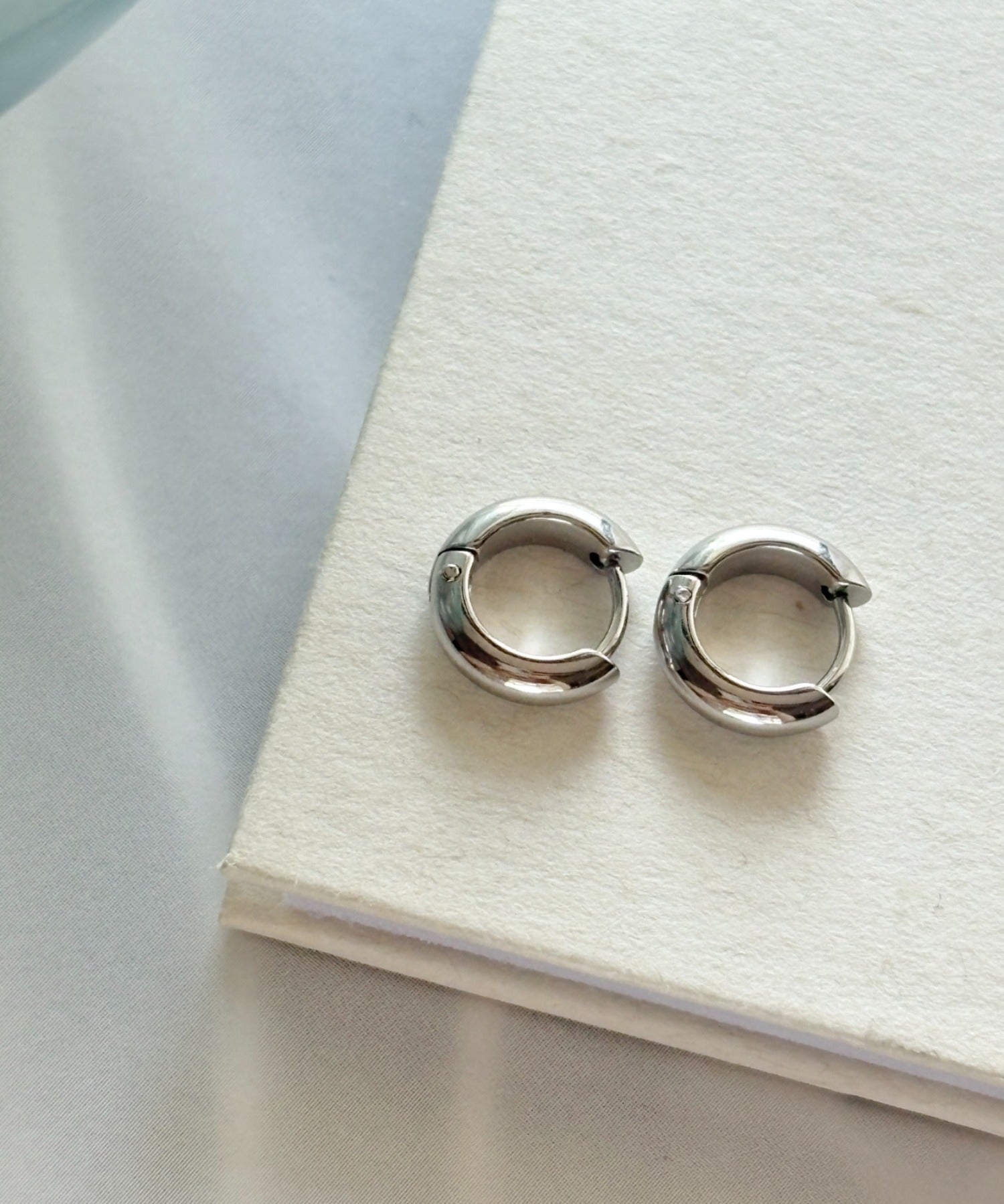 ciite' シーテ ピアス（両耳用） 【 金属アレルギー対応 】 4サイズ展開 シンプルフープピアス サージカルステンレス（両耳用）