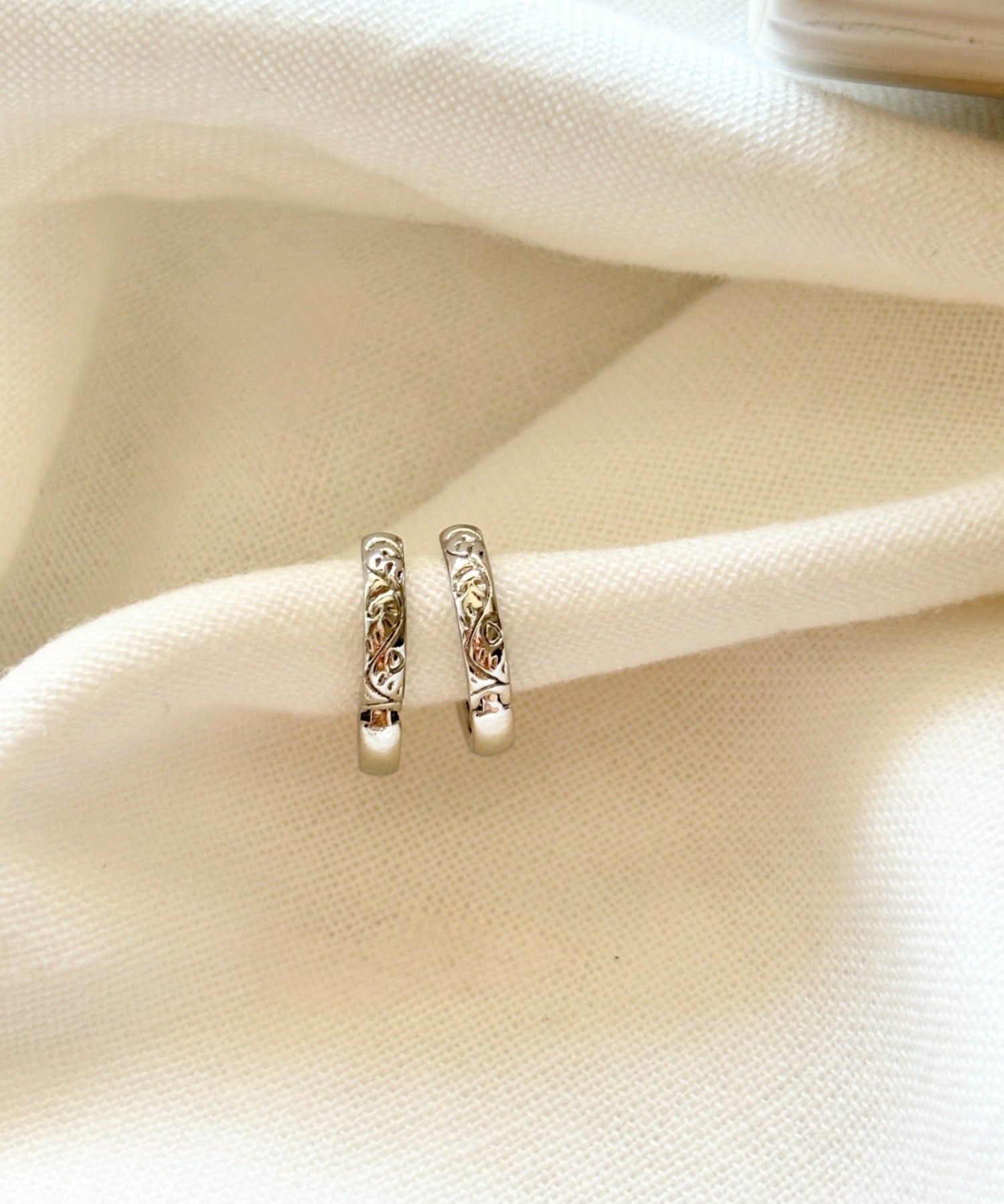 ciite' シーテ ピアス（両耳用） ニュアンス ミニフープピアス（両耳用）