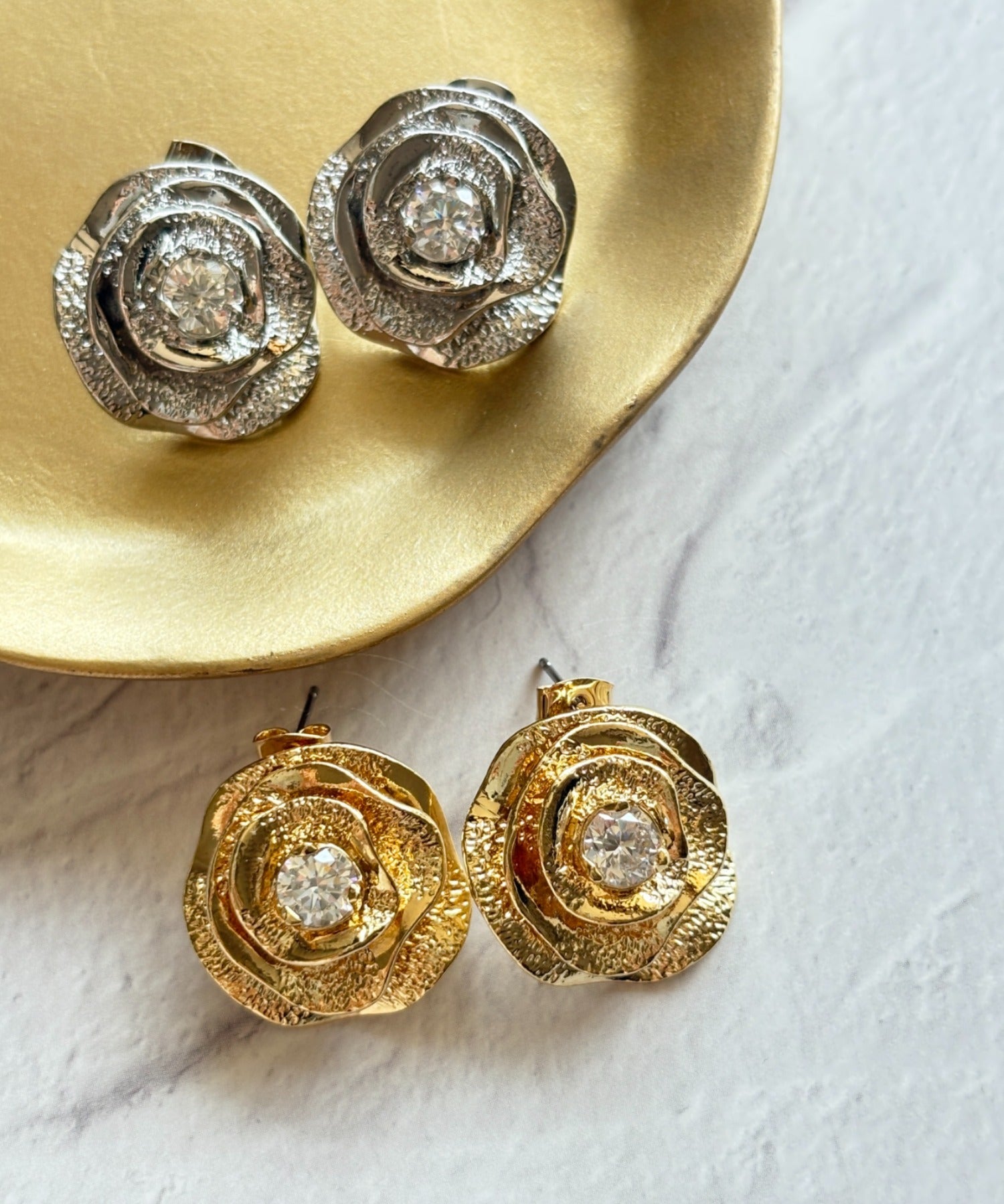 ciite' シーテ ピアス（両耳用） フラワービジューピアス（両耳用）
