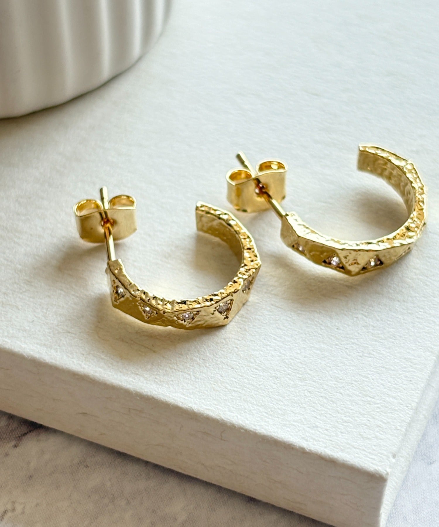 ciite' シーテ ピアス（両耳用） トライアングル ビジューピアス（両耳用）