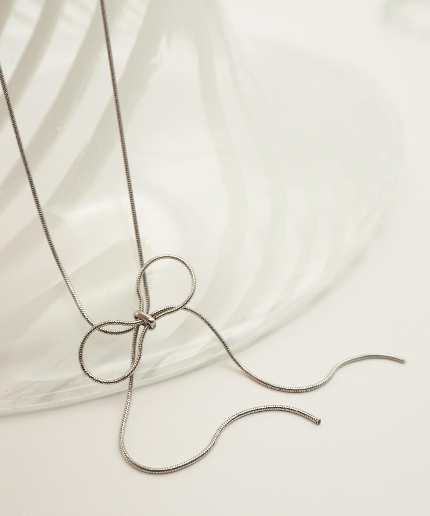 ciite' シーテ ネックレス 【 金属アレルギー対応 】 simple ribbon necklace / シンプル リボン ネックレス サージカルステンレス