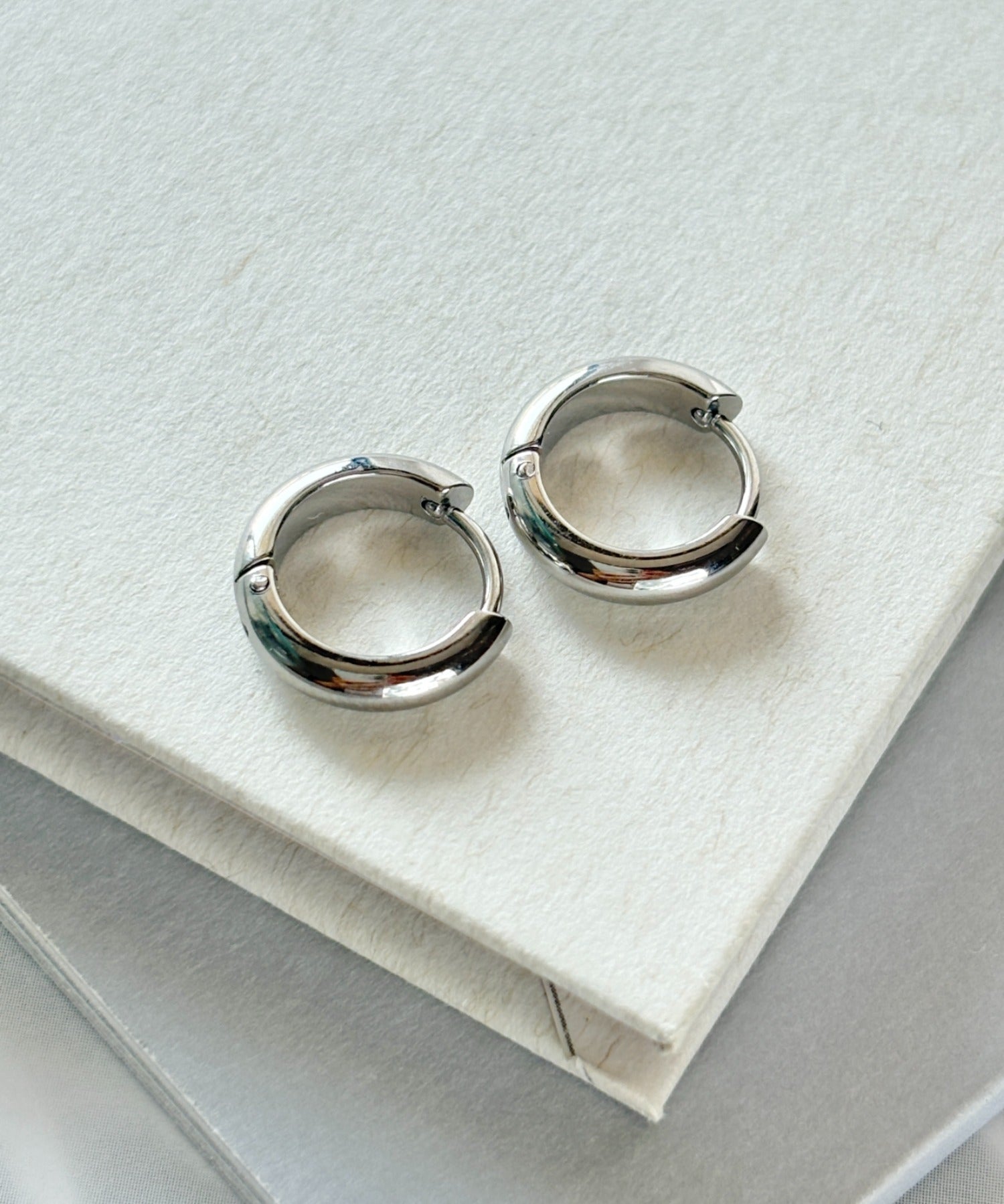 ciite' シーテ ピアス（両耳用） 【 金属アレルギー対応 】 4サイズ展開 シンプルフープピアス サージカルステンレス（両耳用）