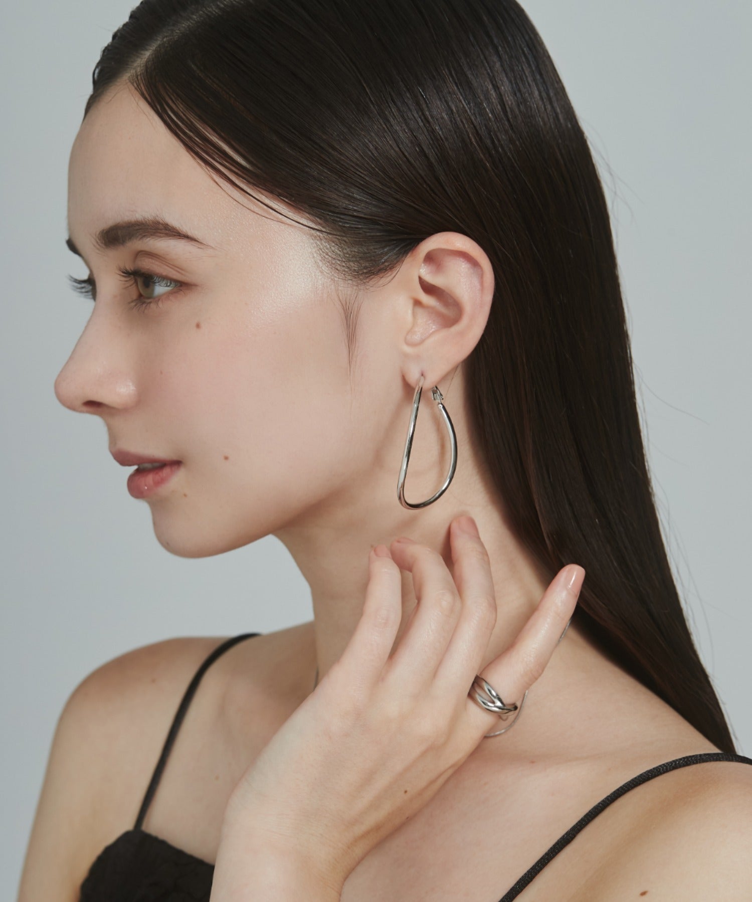 ciite' シーテ ピアス（両耳用） 大ぶり立体オーバルフープピアス (両耳用)