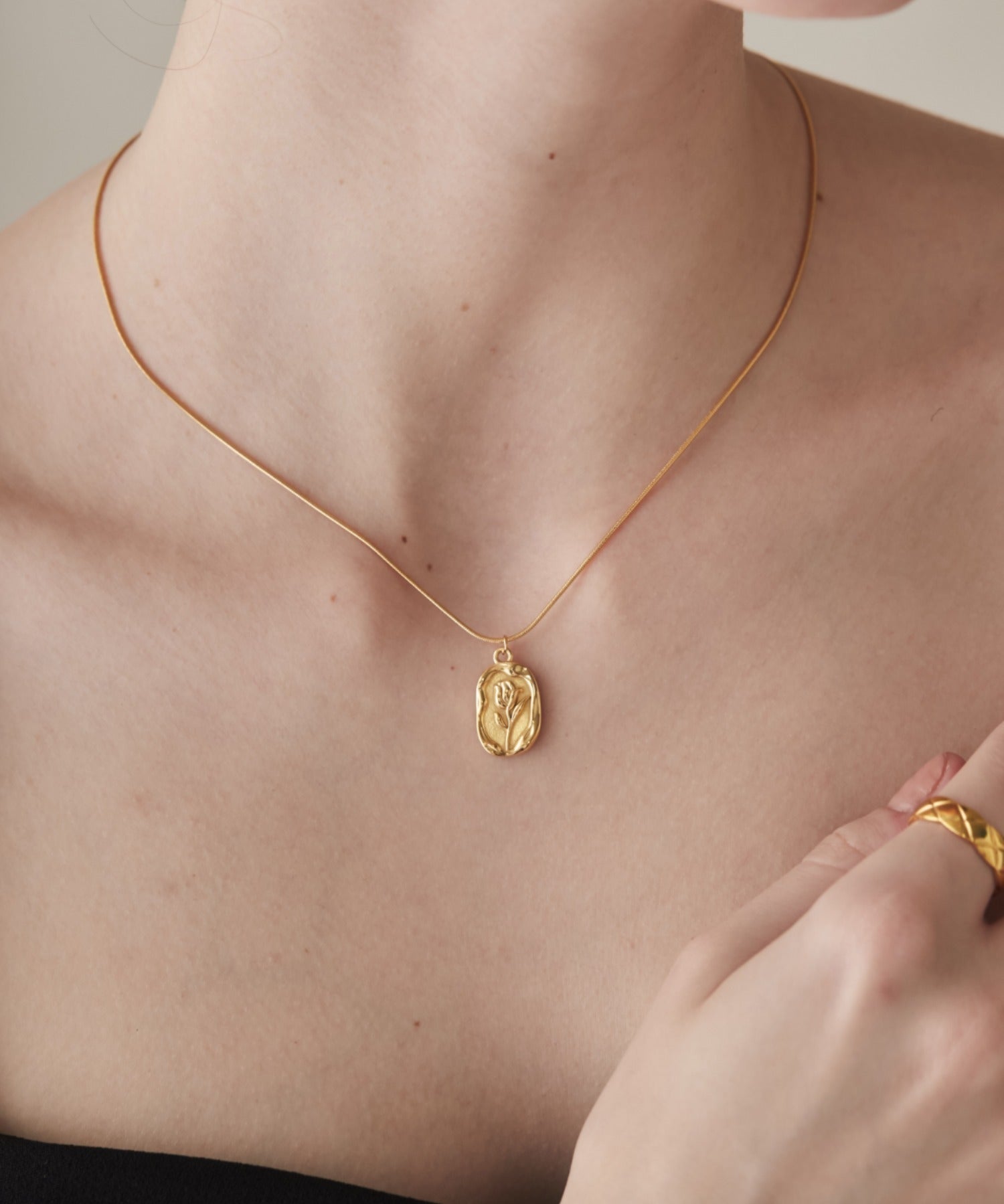 ciite' シーテ ネックレス 【 金属アレルギー対応 】 フラワーモチーフペンダント ネックレス サージカルステンレス