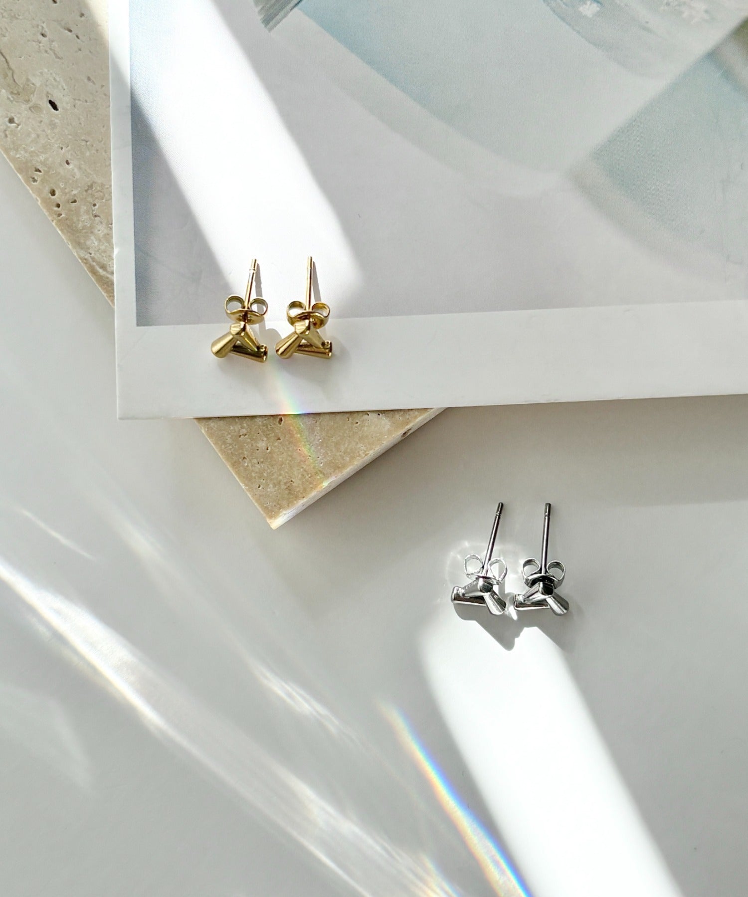 ciite' シーテ ピアス（両耳用） 【金属アレルギー対応】トライアングルピアス