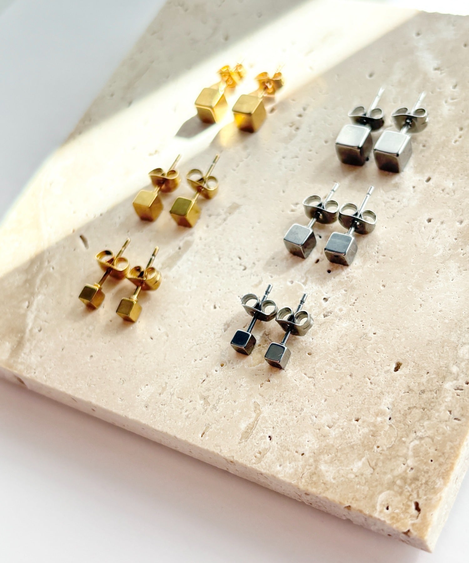ciite' シーテ ピアス（両耳用） 【金属アレルギー対応】シンプルスクエア ピアス