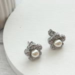 ciite' シーテ ピアス（両耳用） パール フラワーピアス（両耳用）