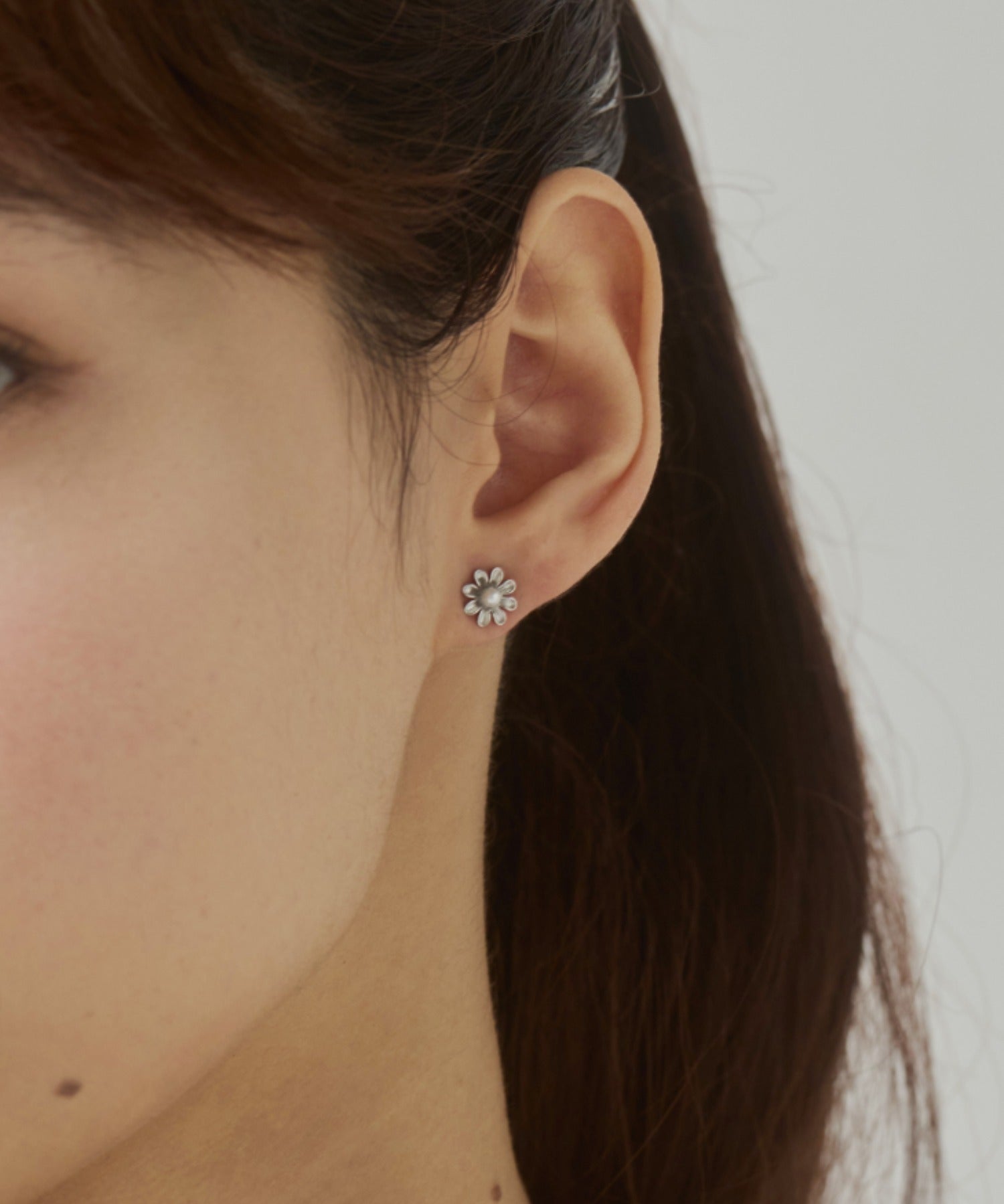ciite' シーテ ピアス（両耳用） 【 金属アレルギー対応 】 ミニフラワー パールピアス サージカルステンレス（両耳用）