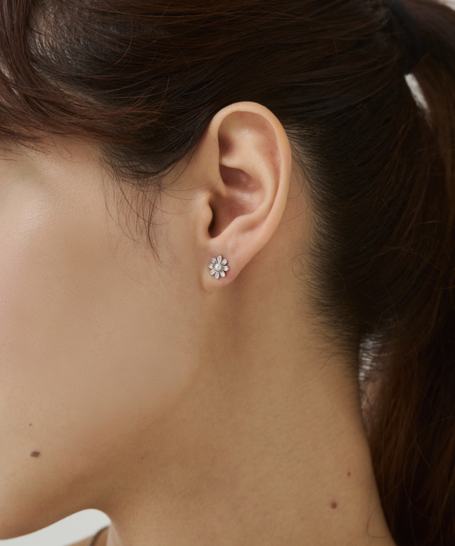 ciite' シーテ ピアス（両耳用） 【 金属アレルギー対応 】 ミニフラワー パールピアス サージカルステンレス（両耳用）