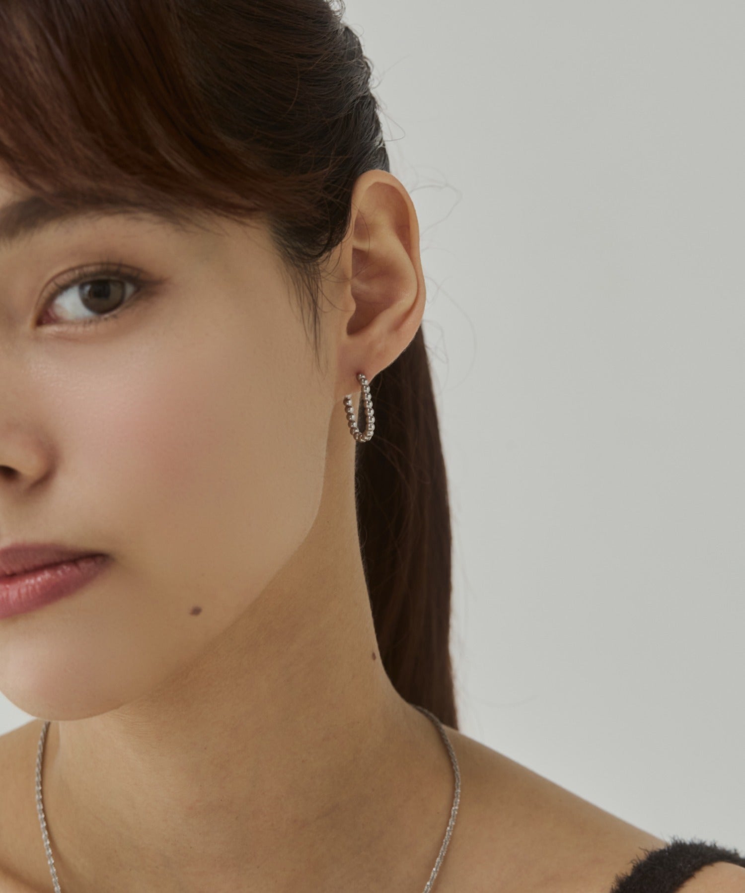 ciite' シーテ ピアス（両耳用） 【 金属アレルギー対応 】ボールモチーフ オーバルフープピアス サージカルステンレス（両耳用）