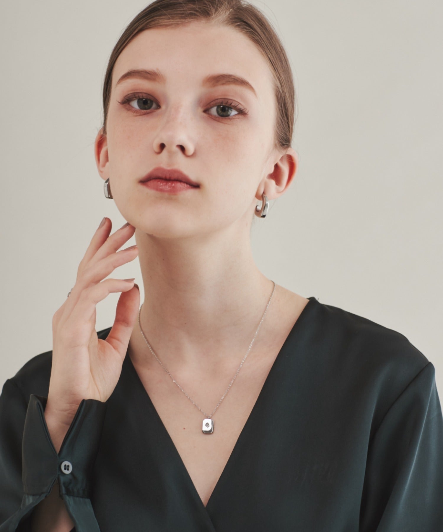 ciite' シーテ ネックレス 【 金属アレルギー対応 】 プレートビジューネックレス サージカルステンレス