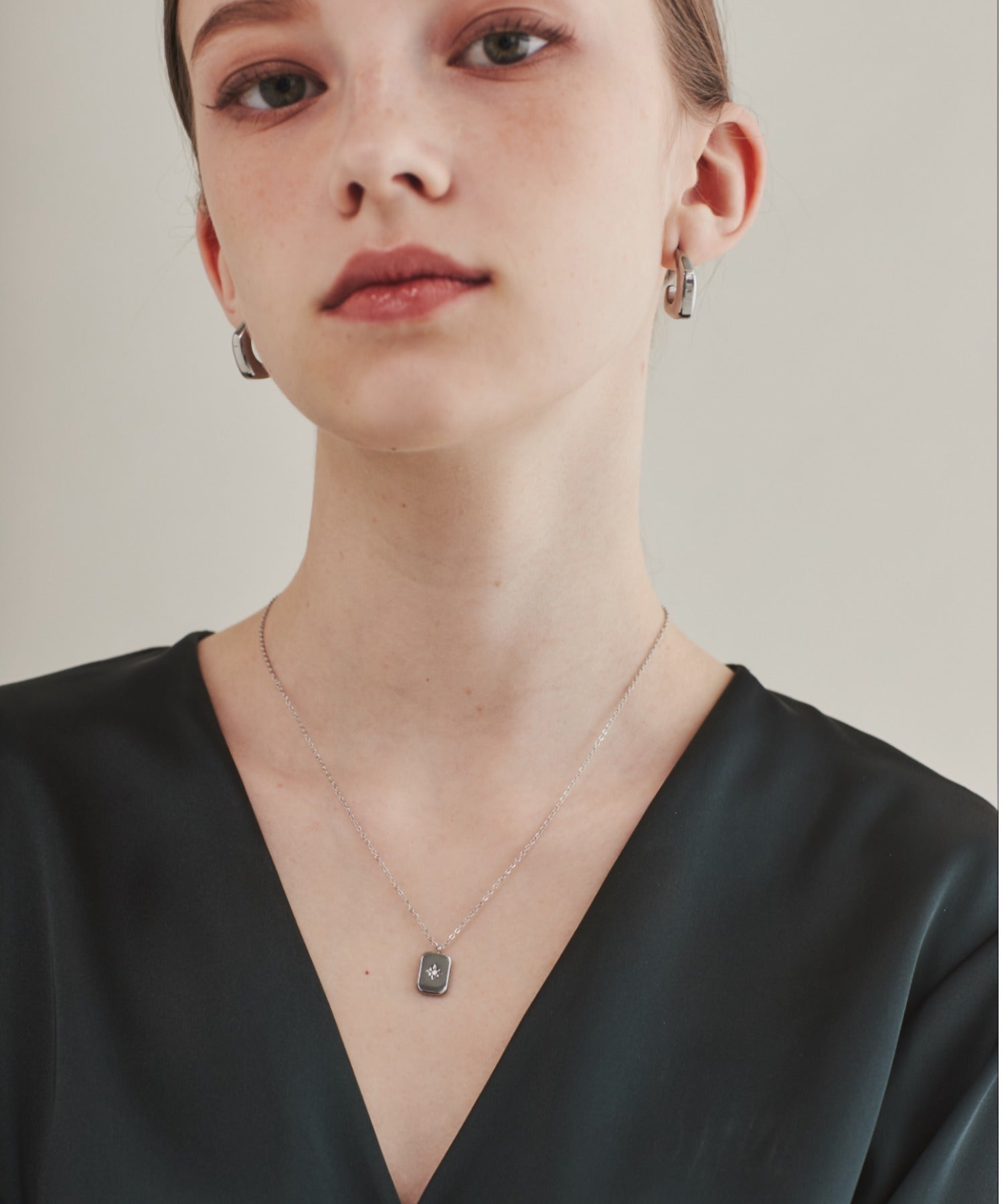 ciite' シーテ ネックレス 【 金属アレルギー対応 】 プレートビジューネックレス サージカルステンレス